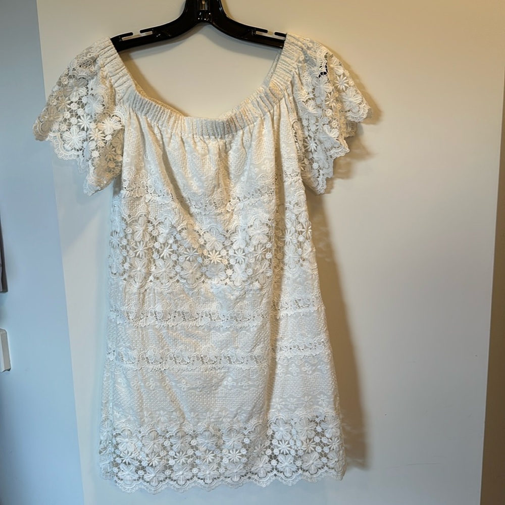 Beautiful white dress.  Off/on shoulders.  Size M.